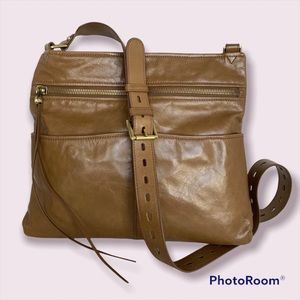 HOBO “Angler” Crossbody bag in Mink Vintage Hide